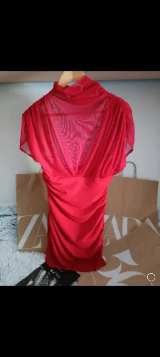 Vestido rojo drapeado