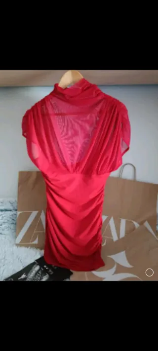 Vestido rojo drapeado