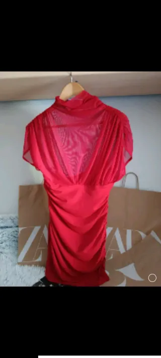 Vestido rojo drapeado