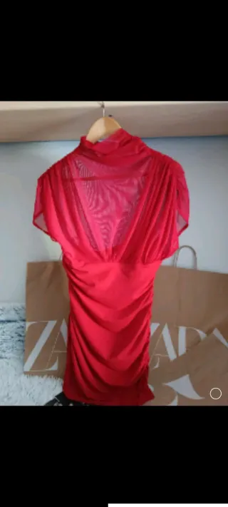 Vestido rojo drapeado