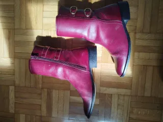 Botines Piel Burdeos Talla 38 Hebillas Doradas