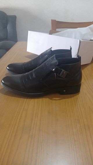Botines negros de piel