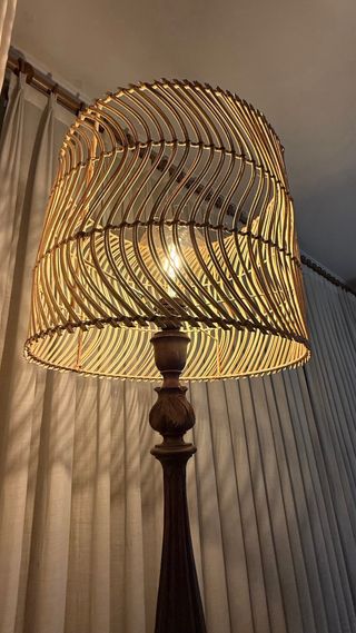 Abajur Ratan Feito à Mão