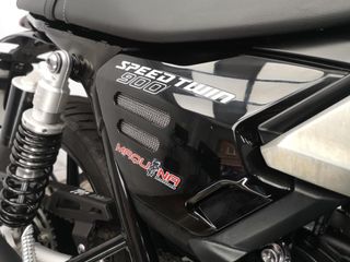TRIUMPH SPEED TWIN 900 2025 1571 kms.