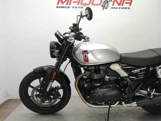 TRIUMPH SPEED TWIN 900 2025 1571 kms.