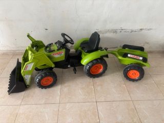 Tractor a pedales con pala y remolque