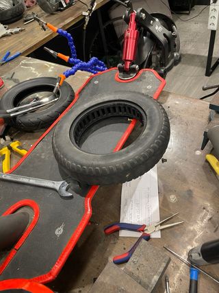 Reparación de patinetes y bicicletas eléctricas