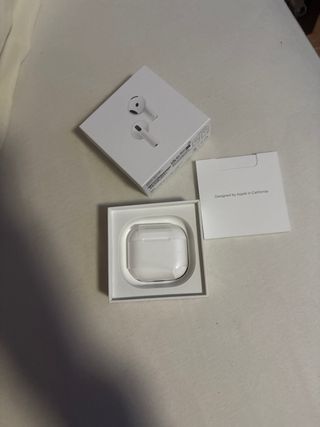 Airpods 4 con cancelación de sonido