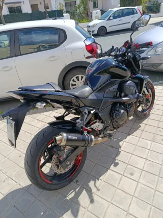Moto Kawasaki Negra