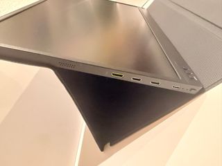 Monitor Gaming UPERFECT 16.1 2K 144Hz