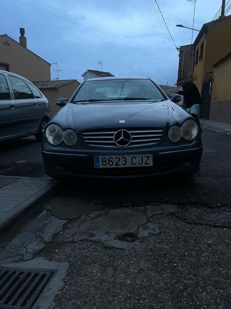 Mercedes-Benz  CLK 2004 - foto 1