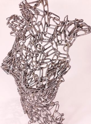 Escultura unica de Busto Femenino Soldada a mano