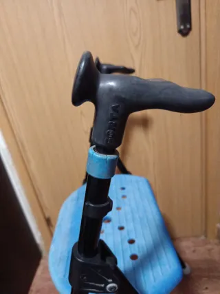 Andador Rollator con Asiento Azul