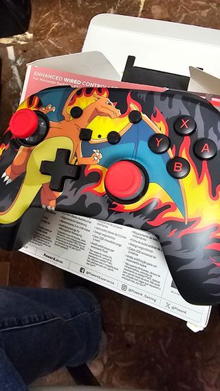 Controlador Alámbrico PowerA Enhanced Pokémon Charizard para Nintendo Switch