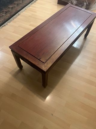 Mesa de centro de madera caoba