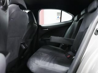 Lexus UX 250h Business 2WD 135 kW (184 CV)