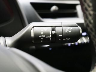 Lexus UX 250h Business 2WD 135 kW (184 CV)