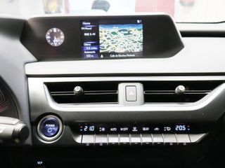 Lexus UX 250h Business 2WD 135 kW (184 CV)