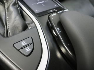 Lexus UX 250h Business 2WD 135 kW (184 CV)