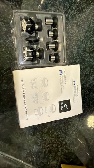 Cambio joysticks PS5 DualSense por TMR Gulikit