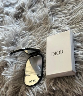 Dior Mirror Phone Ring Attache