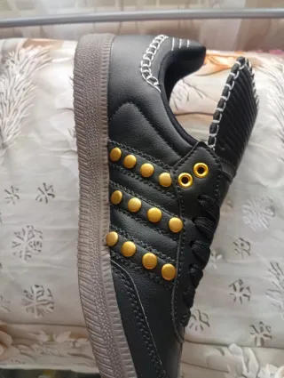 Zapatillas Adidas Wales Bonner Negras y Doradas