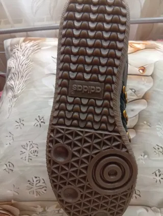 Zapatillas Adidas Wales Bonner Negras y Doradas