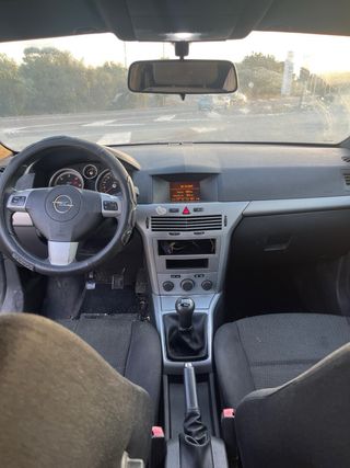 Opel Astra Sport GTC 2006