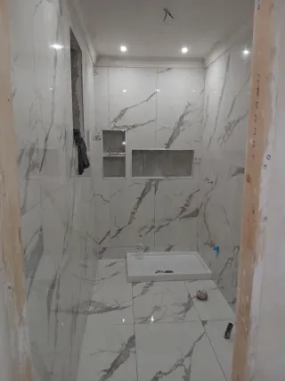 Trabajos de albañilería azulejos y pintura