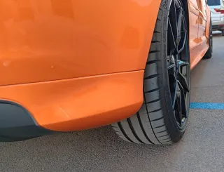 Llantas Motec 19 + Michelin PS4-S  más de 300 km/h