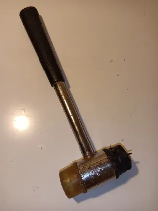 Martillo industrial de goma y madera