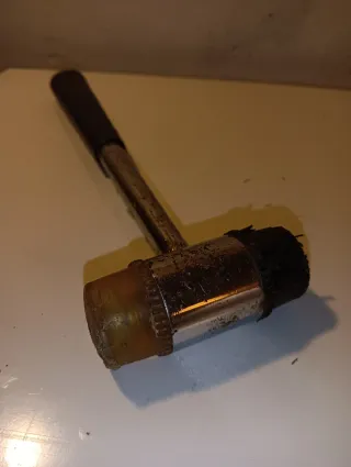 Martillo industrial de goma y madera