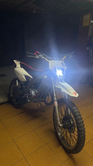 Malaguti XTM 50 / Yamaha DT 50 (misma moto)