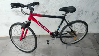 Bicicleta Conor Roja y Negra buen estado