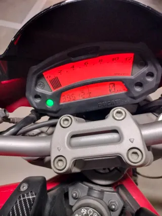 Ducati Monster 696
