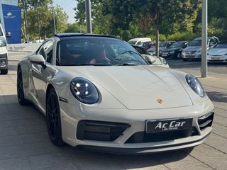 PORSCHE 911 Carrera 4 GTS Coupe