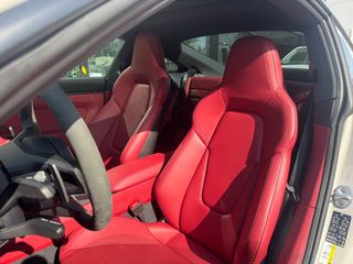 PORSCHE 911 Carrera 4 GTS Coupe