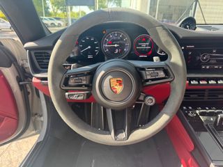 PORSCHE 911 Carrera 4 GTS Coupe