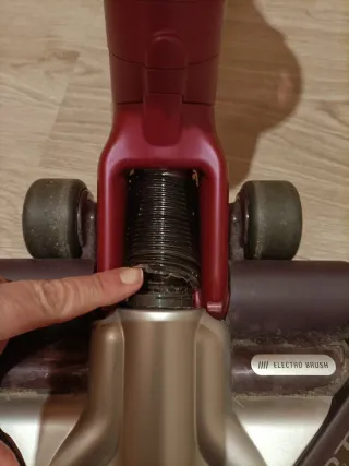 Aspiradora Rowenta sin cable+ cargador para piezas