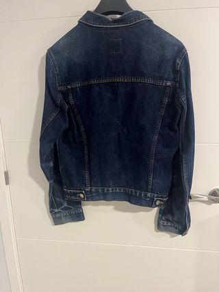 Cazadora vaquera Zara Talla L unisex. Mujer/hombre