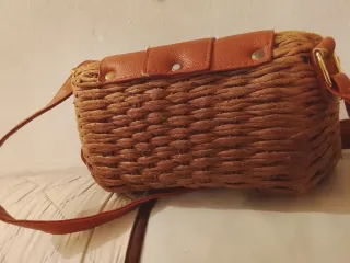 Bolso de mimbre y piel