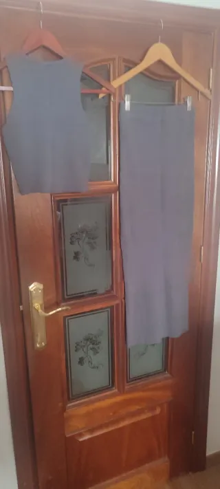 Conjunto gris top y falda a estrenar.