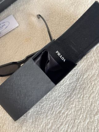 Gafas de sol Prada negras