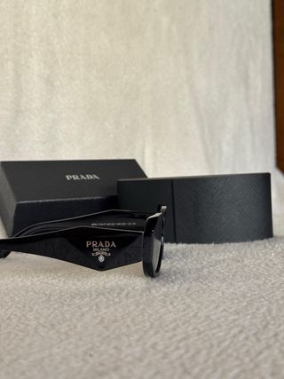 Gafas de sol Prada negras