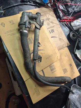 Bomba de agua Yamaha YZF750R y cuerpo termostato