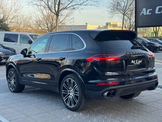 PORSCHE Cayenne Turbo S