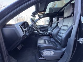 PORSCHE Cayenne Turbo S