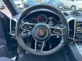 PORSCHE Cayenne Turbo S