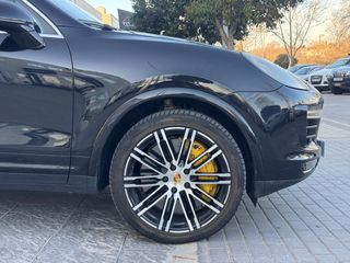 PORSCHE Cayenne Turbo S