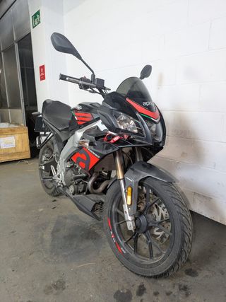 APRILIA TUONO 125 V4 ABS
